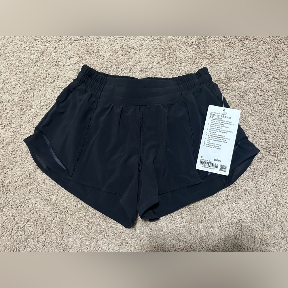 Lululemon black low rise short size 6
